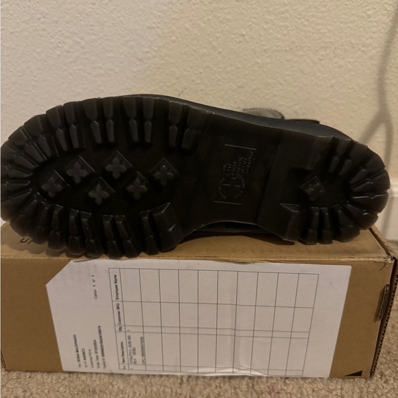 Dr Martens platform boot - Picture 4 of 5